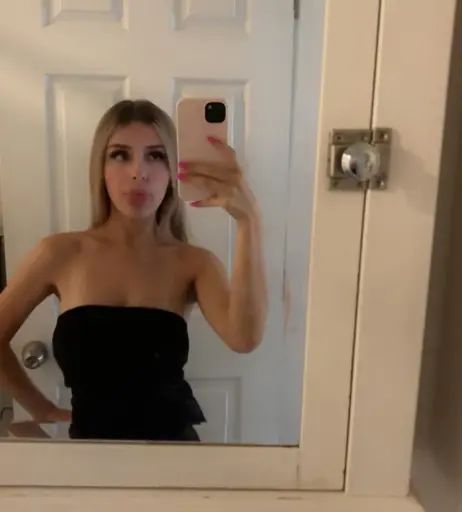 Image 8318534 from Hailey Phillips / haileychechik / haileyphilllips / maybeehailey /