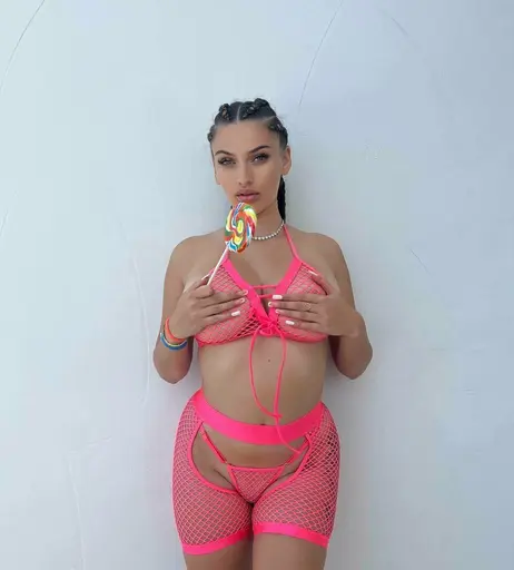 Image 8303733 from aalessiaa_official / 𝐀𝐥𝐞𝐬𝐬𝐢𝐚 𝐀𝐮𝐠𝐮𝐚𝐝𝐫𝐨
