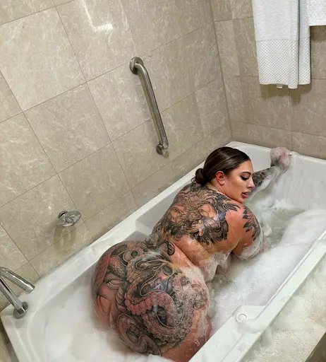 Image 8300609 from missthickntatted