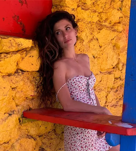 Image 8843924 from Tania Raymonde