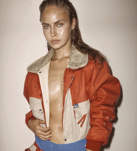 Image 845831 from Elena Carrière