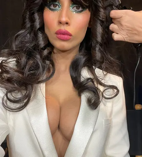 Image 8434999 from Jameela Jamil