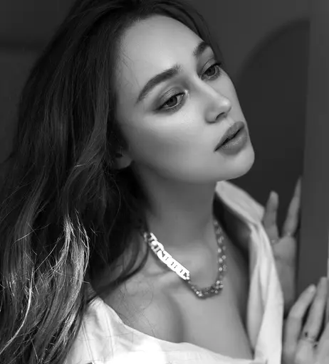 Image 8432946 from Alycia Debnam Carey