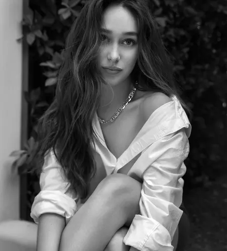 Image 8432944 from Alycia Debnam Carey