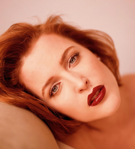 Image 8400400 from Gillian Anderson