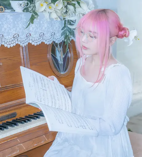 Image 8519899 from LilyPichu