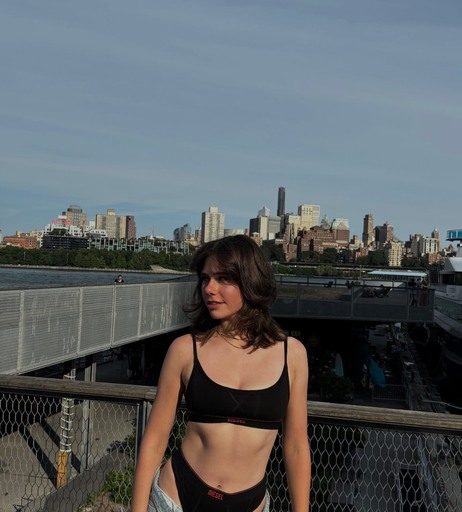 Image 869589 from Anna Corinna Samek