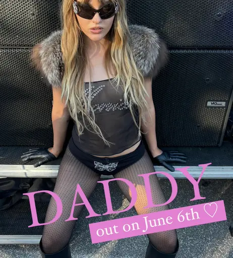 Image 8697175 from Victoria De Angelis (Maneskin bassist)