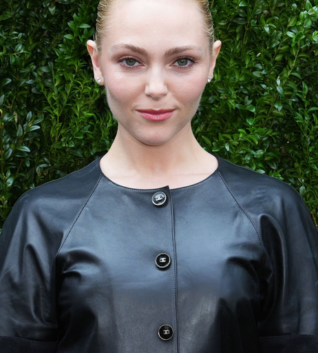Image 8789033 from AnnaSophia Robb