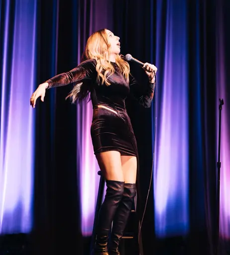Image 8789354 from Nikki Glaser