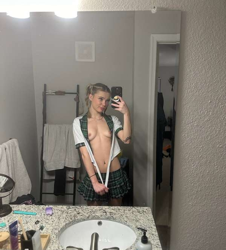 Image 8742112 from Realkatelynx