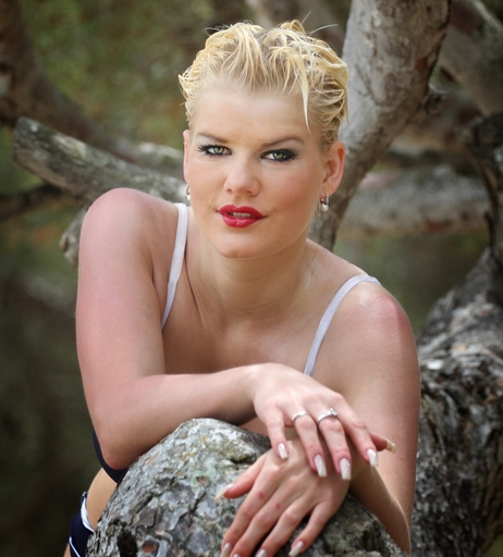 Image 8728954 from Melanie Müller