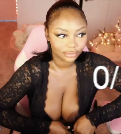 Image 8703515 from Nipslips & Just Chatting streamers