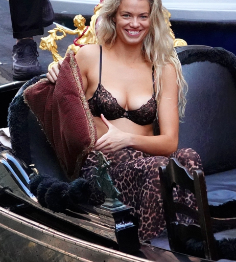 Image 8055989 from Hailey Clauson