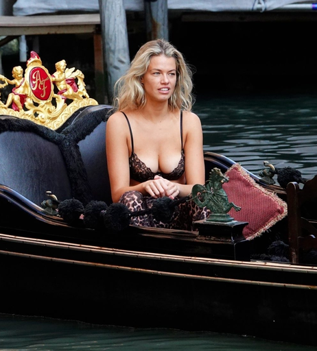 Image 8055986 from Hailey Clauson