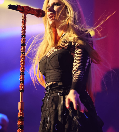 Image 8014914 from Avril Lavigne