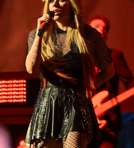 Image 8014917 from Avril Lavigne