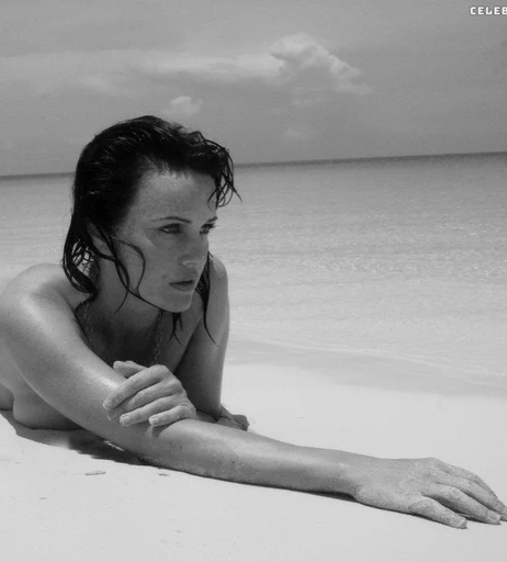 Image 2124875 from Carla Gugino