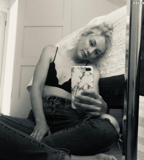 Image 2115298 from Emily Kinney