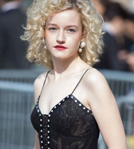 Image 2111621 from Julia Garner