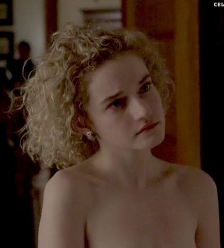 Image 2111049 from Julia Garner