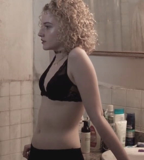 Image 2111372 from Julia Garner