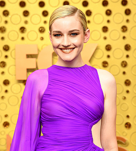Image 2111259 from Julia Garner