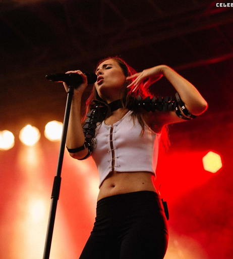 Image 2101943 from Alice Merton