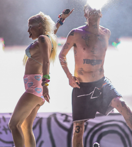 Image 2821703 from Yolandi Visser