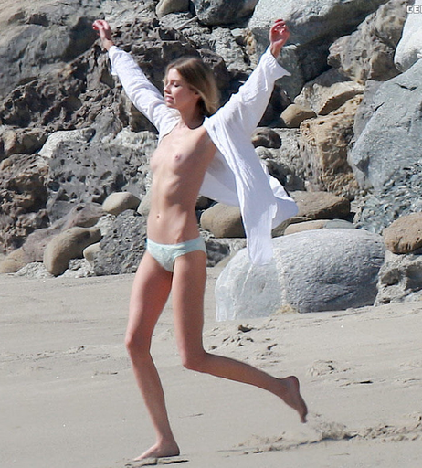 Image 2815452 from Stella Maxwell