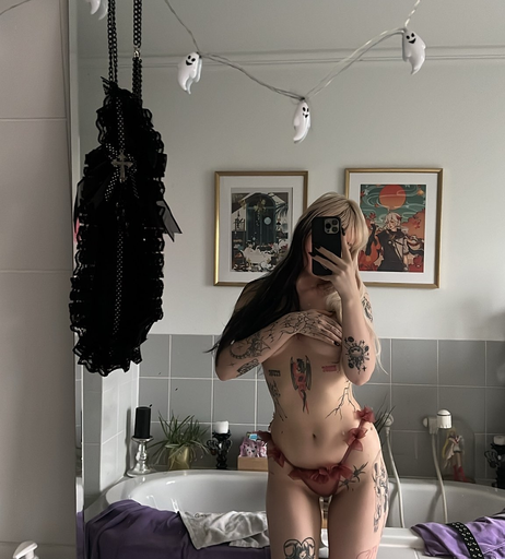 Image 262500 from fefefromthemooon