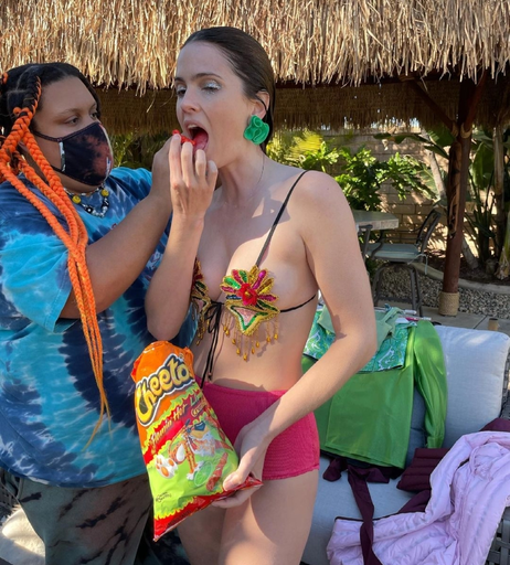 Image 2095442 from Shelley Hennig