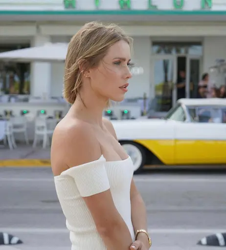 Image 2097585 from Claire Holt