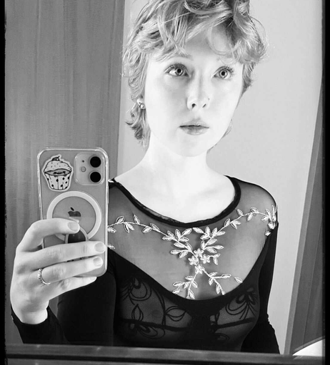 Image 2092045 from Molly C. Quinn