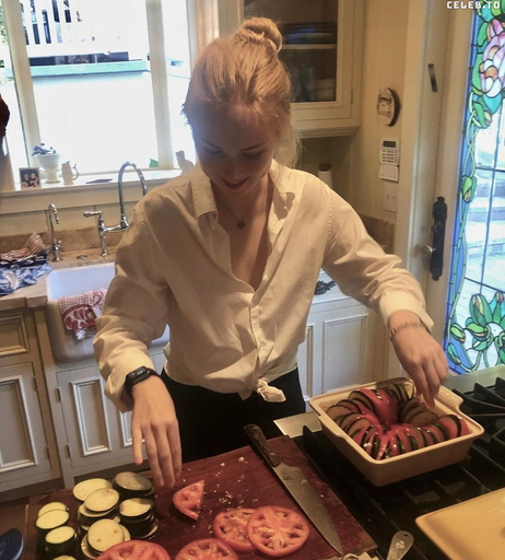 Image 2090689 from Molly C. Quinn