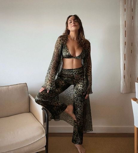 Image 2081503 from Elizabeth Gillies