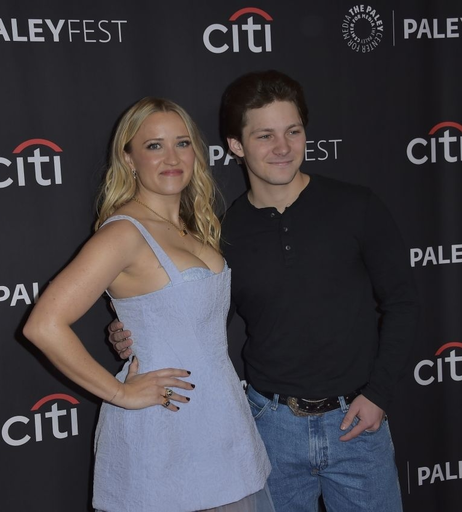 Image 2089302 from Emily Osment
