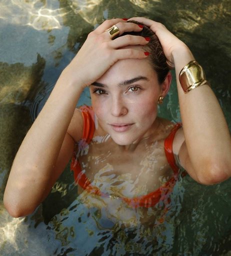 Image 2076575 from Zoey Deutch