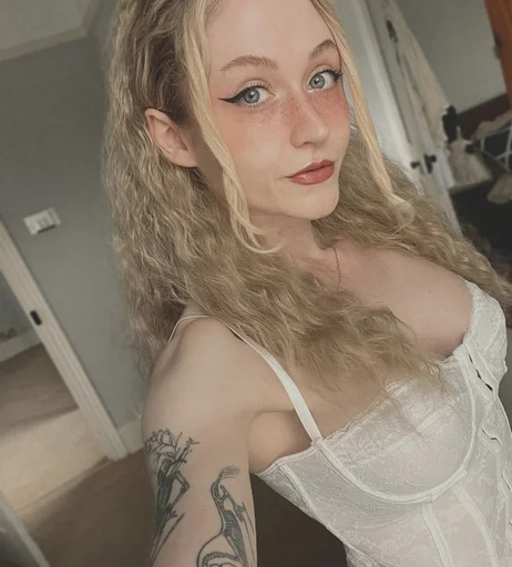 Image 2070837 from Janet Devlin