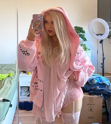 Image 11946951 from Whatsername1.0 - Millie Graham