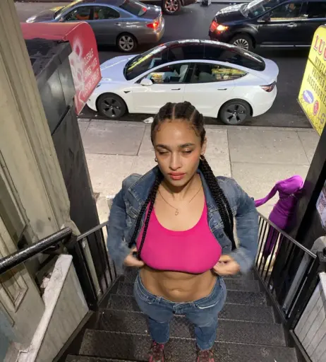 Image 11882590 from Sarina | svrinx