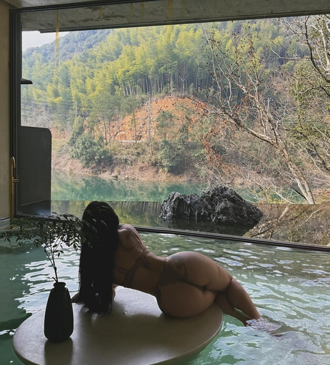 Image 1882435 from Hitomi Songyuxin