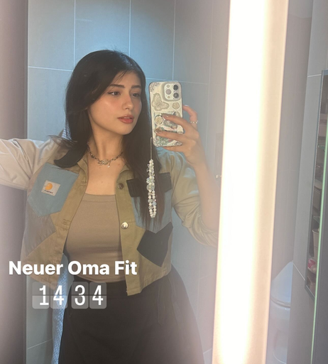 Image 1905637 from Mahluna