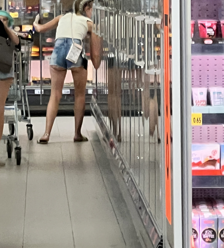 Image 1640476 from Candids