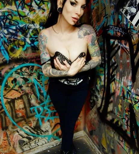 Image 1786798 from Razor Candi