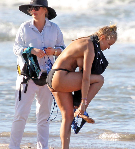 Image 1743283 from Lara Bingle