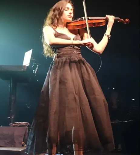 Image 10878051 from Esther Abrami