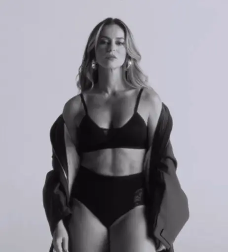 Image 10710440 from Paolla Oliveira