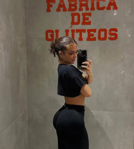 Image 10710639 from Mel Maia