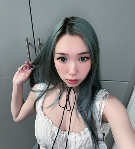 Image 1071335 from Luna Ly
